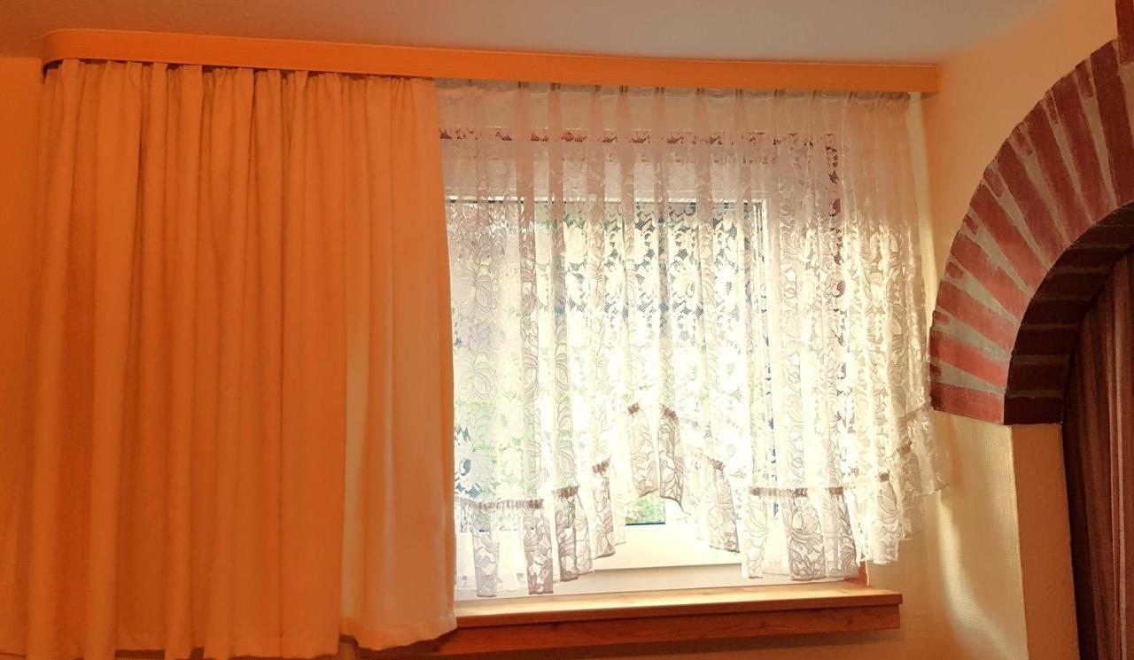 Single Room,1335407801:JPEG